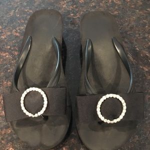 Flip Flops with Rhinestone Circle - Size 6.5